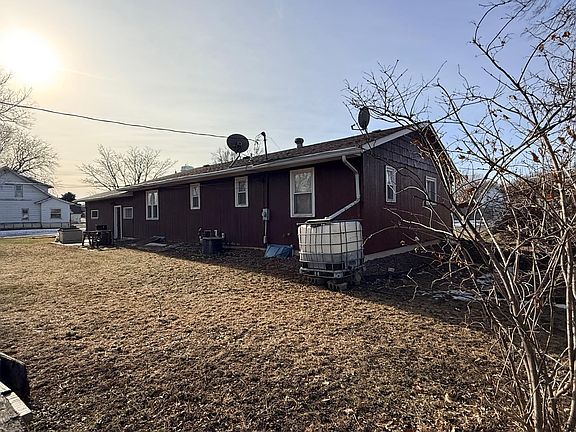 3rd image of 180 6th St