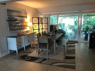 GREAT ROOM DINING AREA