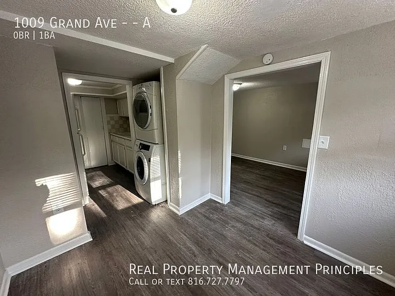 1009 Grand Ave #A — Photo 4