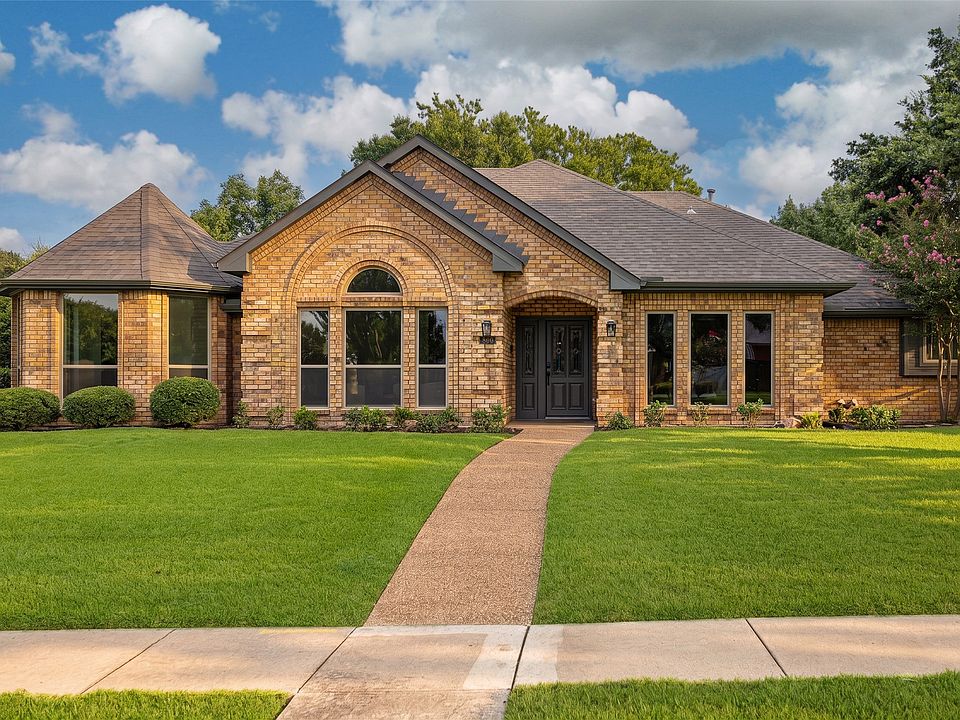 1st image of 800 Crane Dr