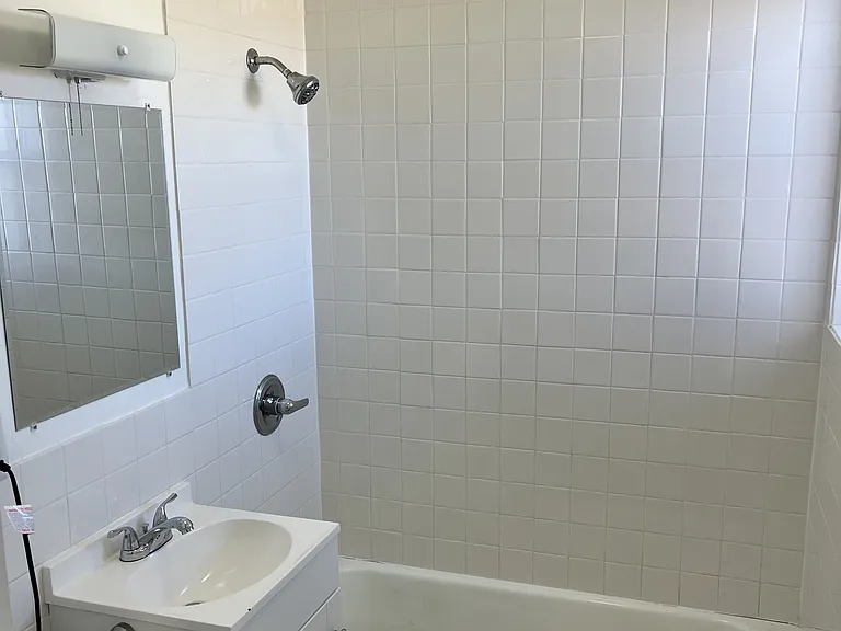 1805 S Greeley Hwy #8 — Photo 4