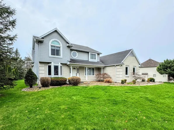 704 Wilkshire Ct, Grand Blanc, MI 48439