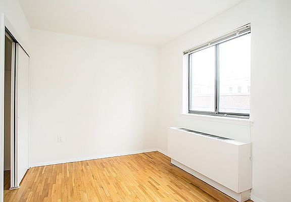 5th image of 345 W 30th St APT 4D