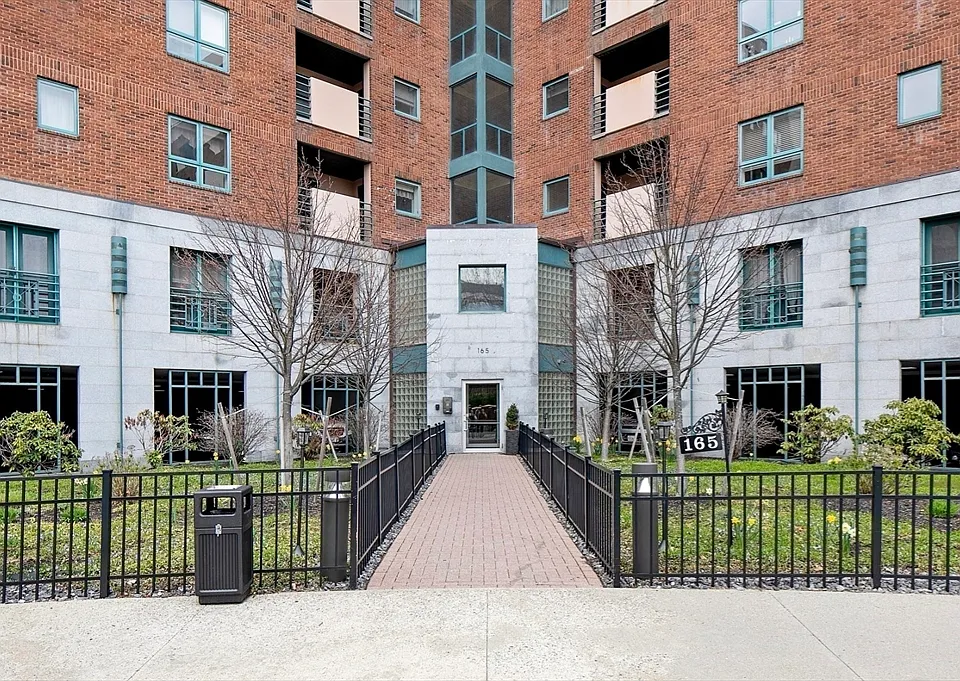 165 Cottage St #706
