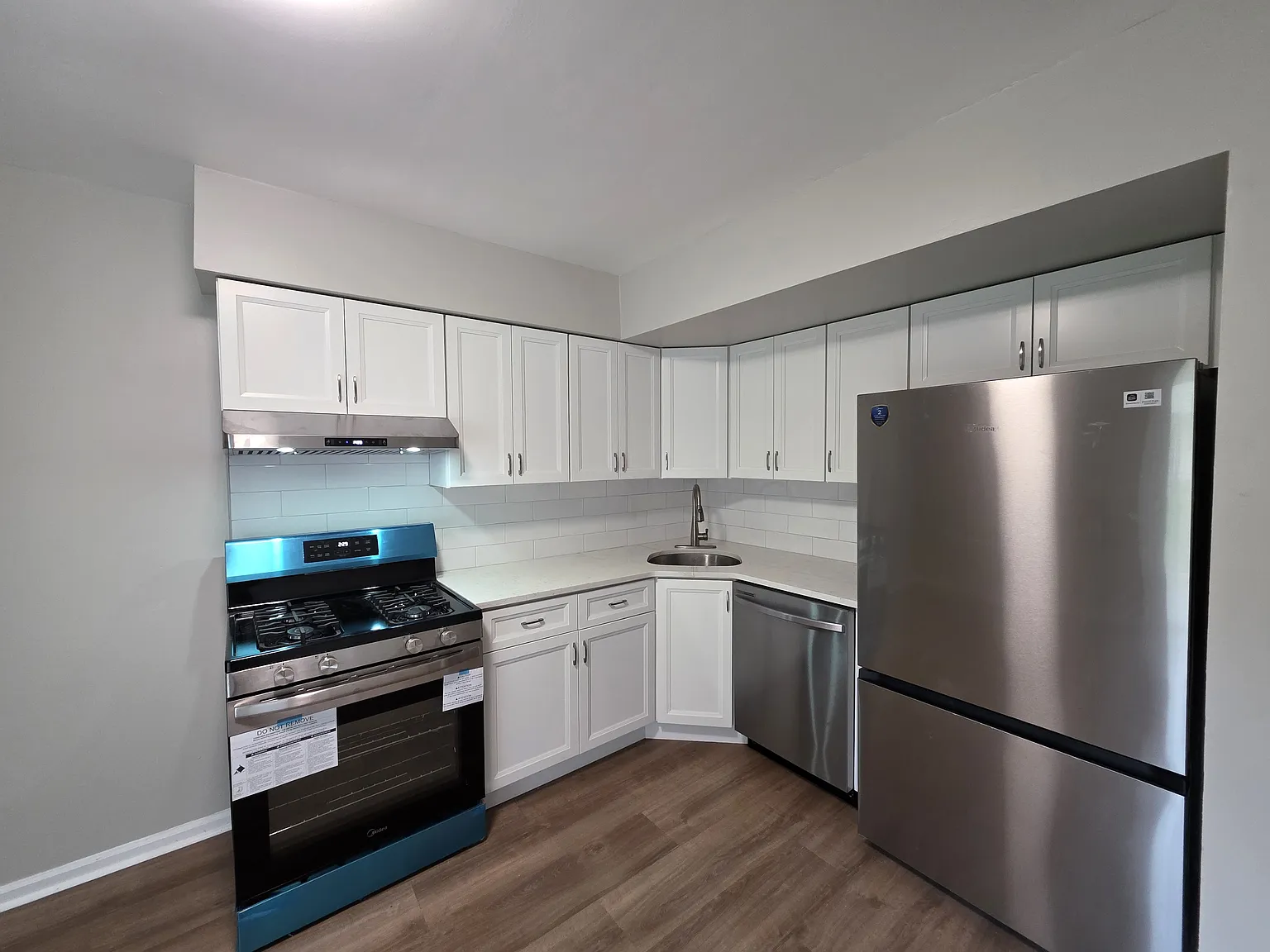 2 bed, 1.5 bath, 1088 sqft, $2,380 — Photo 2