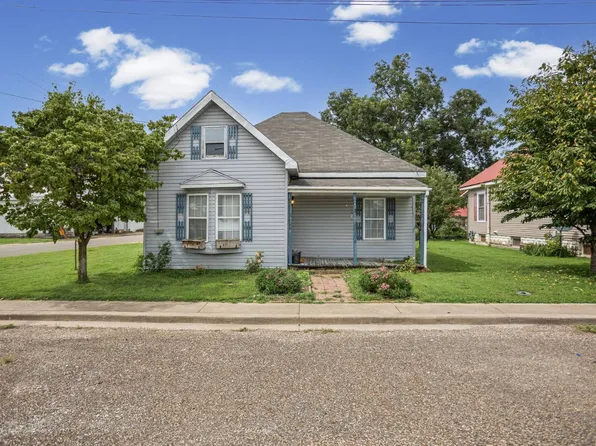 106 1st St, Pleasant Hill, IL 62366