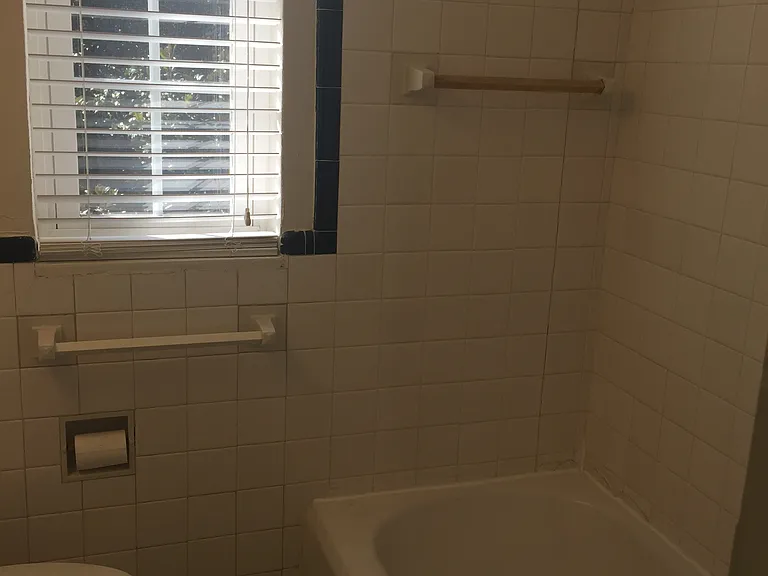 601 Cleveland St #2F — Photo 9
