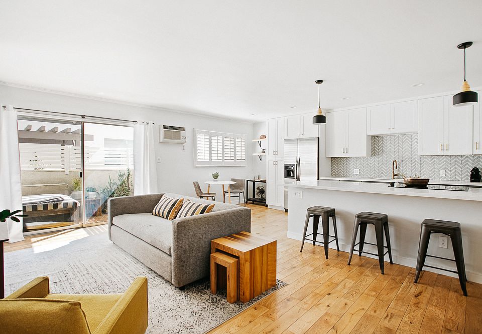 1st image of 960 Larrabee St APT 111