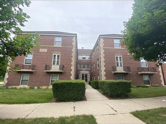 3rd image of 4305 N Marlborough Dr APT 9