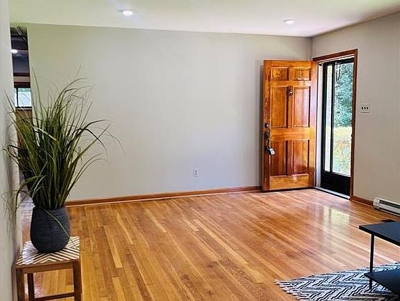 3rd image of 4931 Lair Dr