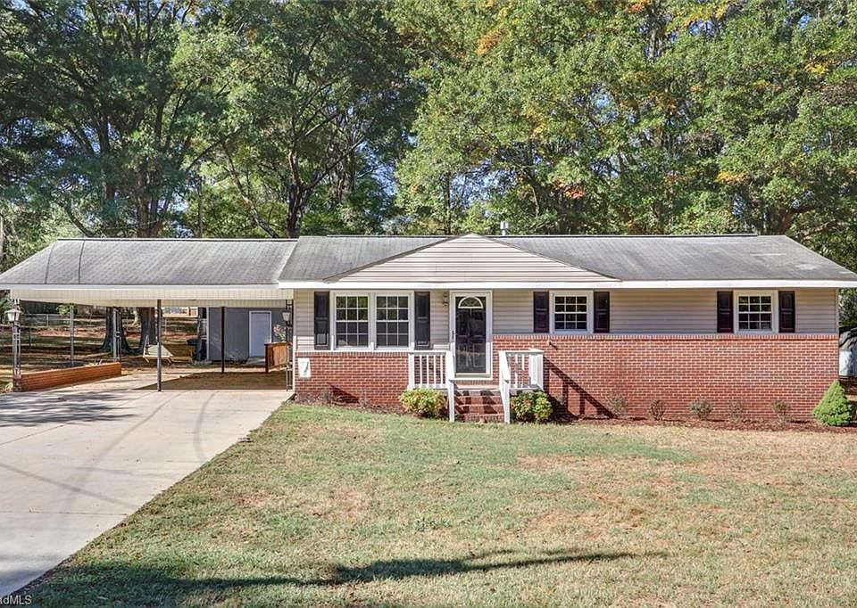 1st image of 419 Pervie Bolick St