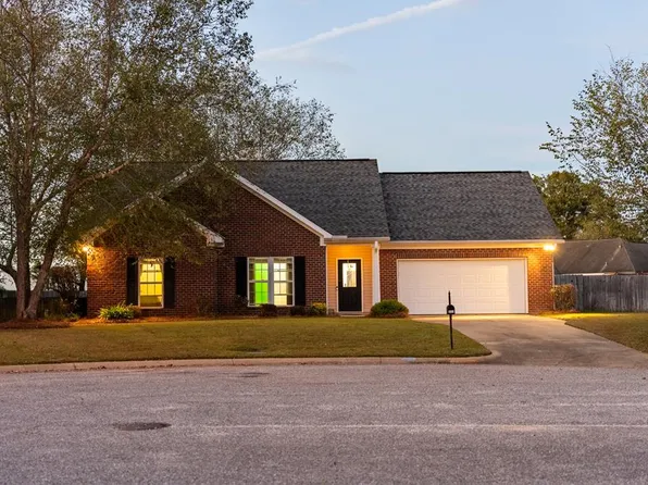 110 Sunshine Ln, Dothan, AL 36303