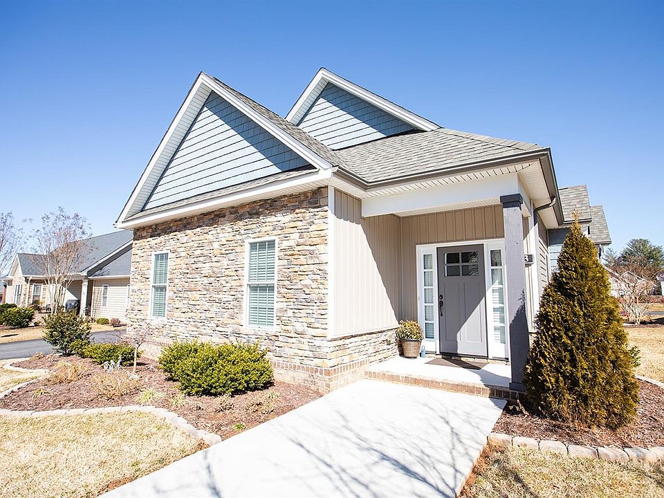 1st image of 303 Capstone Dr