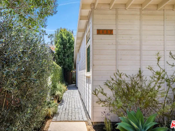 3537 Beethoven St, Los Angeles, CA 90066