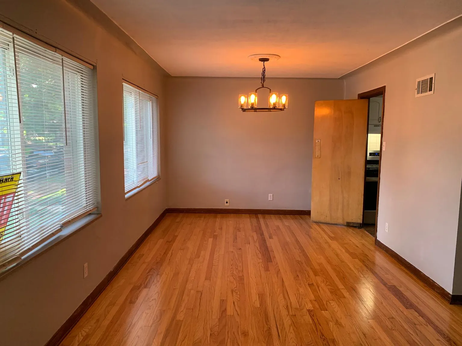 2 bed, 1100 sqft, $1,395 — Photo 3