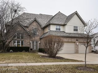 1140 Creek View Dr, Vernon Hills, IL 60061