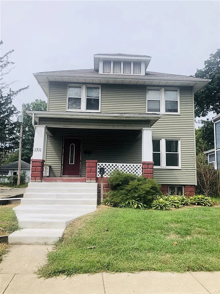 1311 N University St photo 1