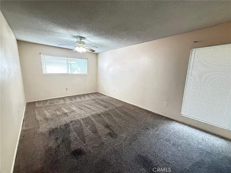 420 E Blueridge Ave — Photo 16