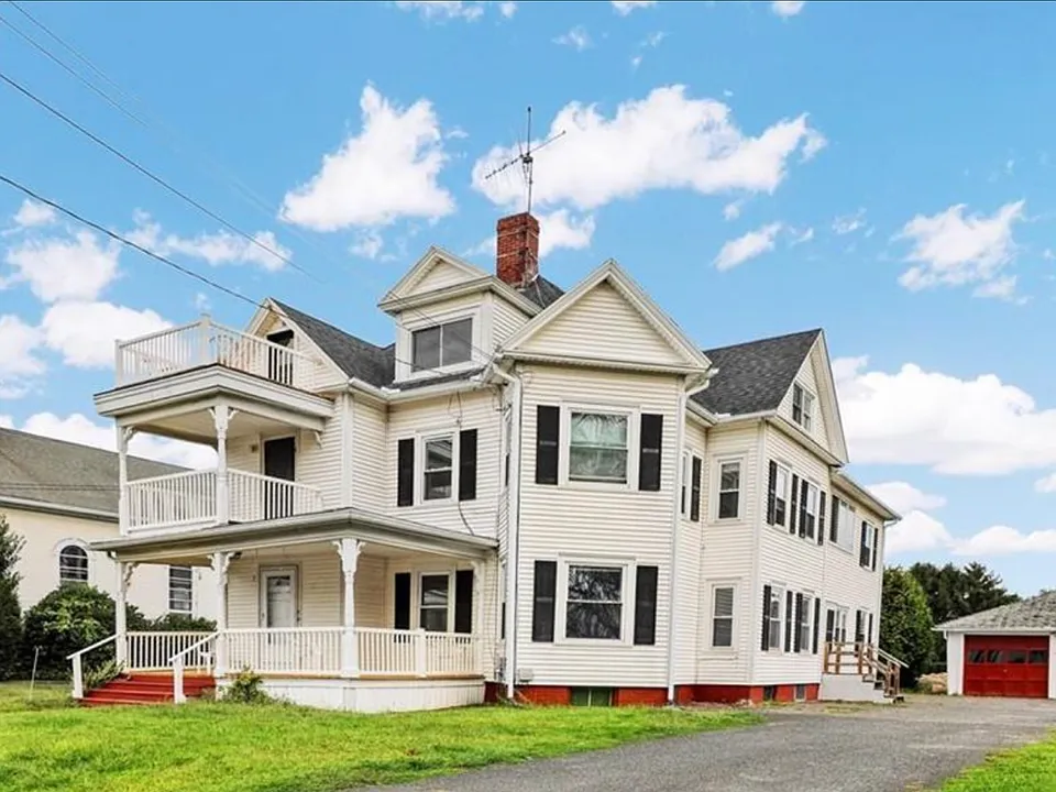 148 Russell St #2