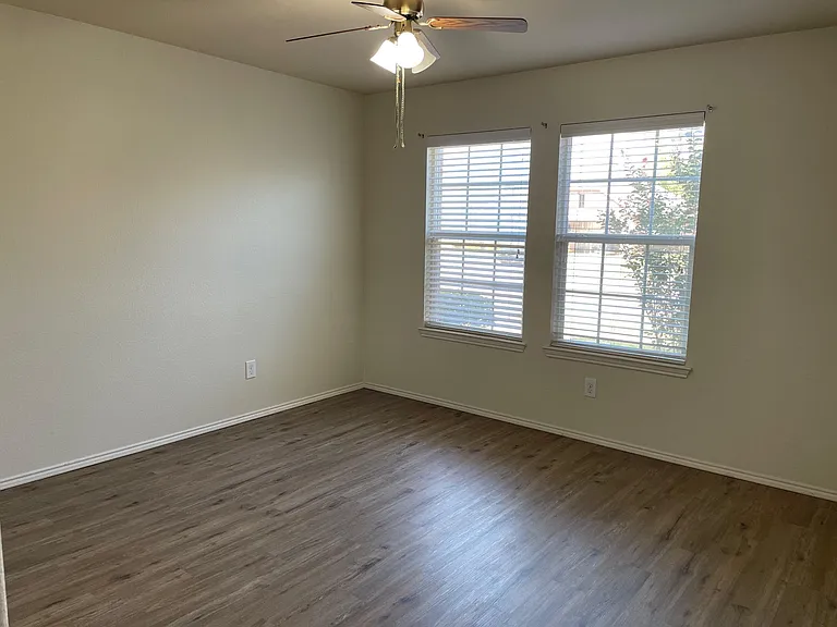 12737 Northern Pine Dr — Photo 14