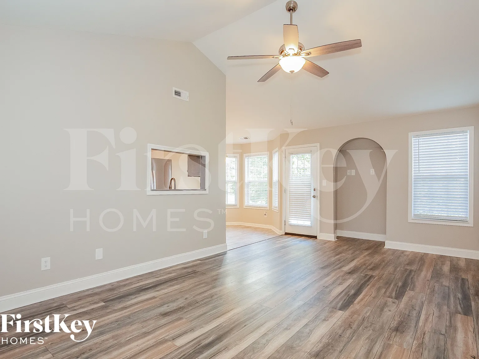 3 bed, 2.0 bath, 1200 sqft, $1,930 — Photo 3