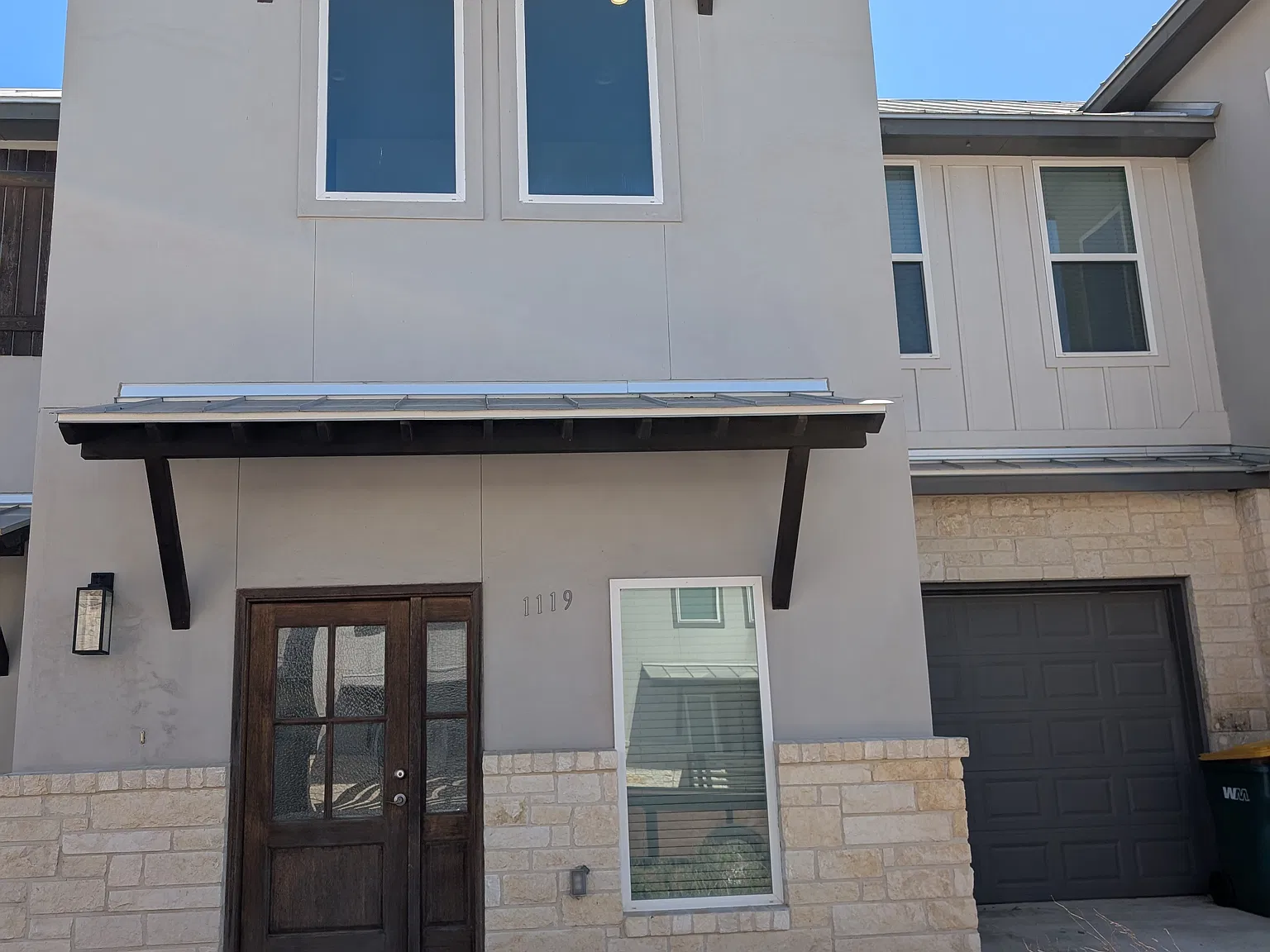 2 bed, 2.5 bath, 1347 sqft, $1,900 — Photo 1