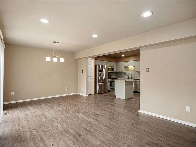 405 Joshua Ct — Photo 15