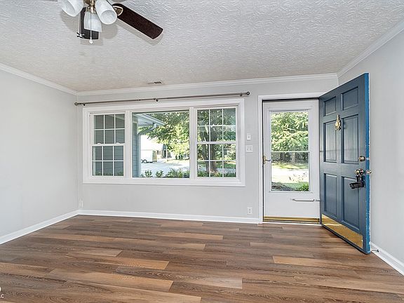 3rd image of 535 Eagle View Ct