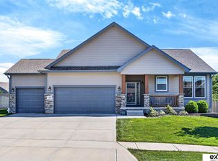 11503 Shepard St, Omaha, NE 68046