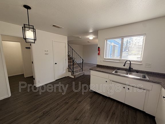 2nd image of 1810 Laurel Ave #B