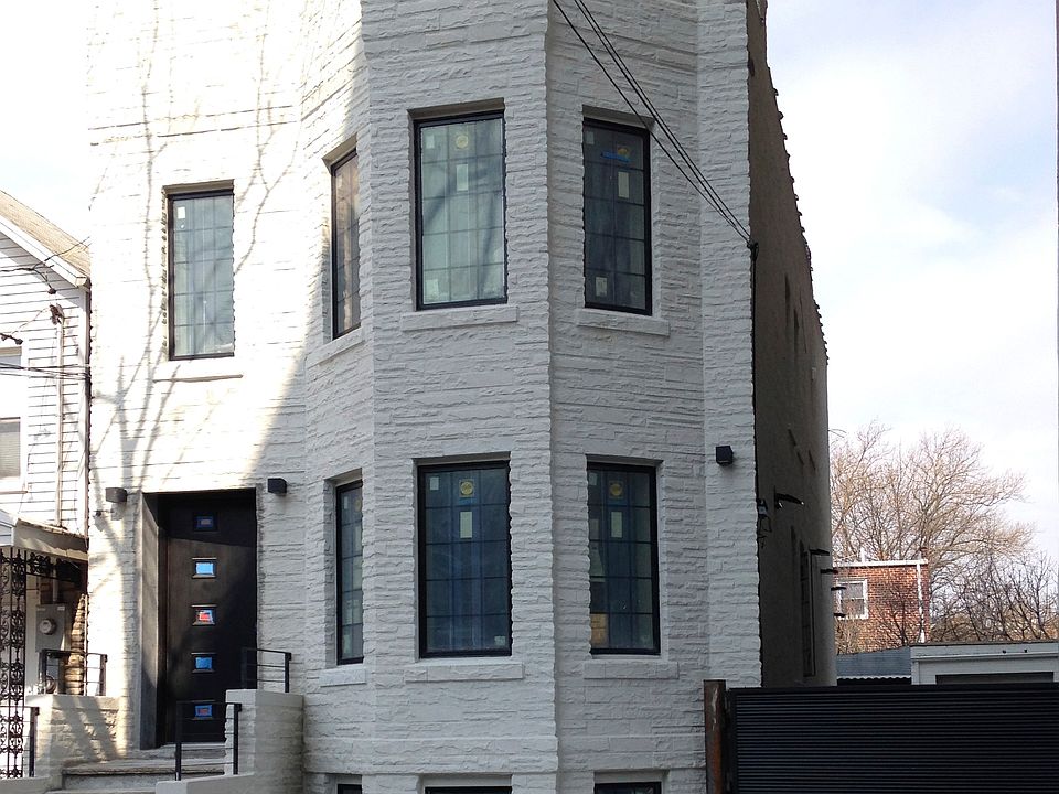 1st image of 2264 29th St