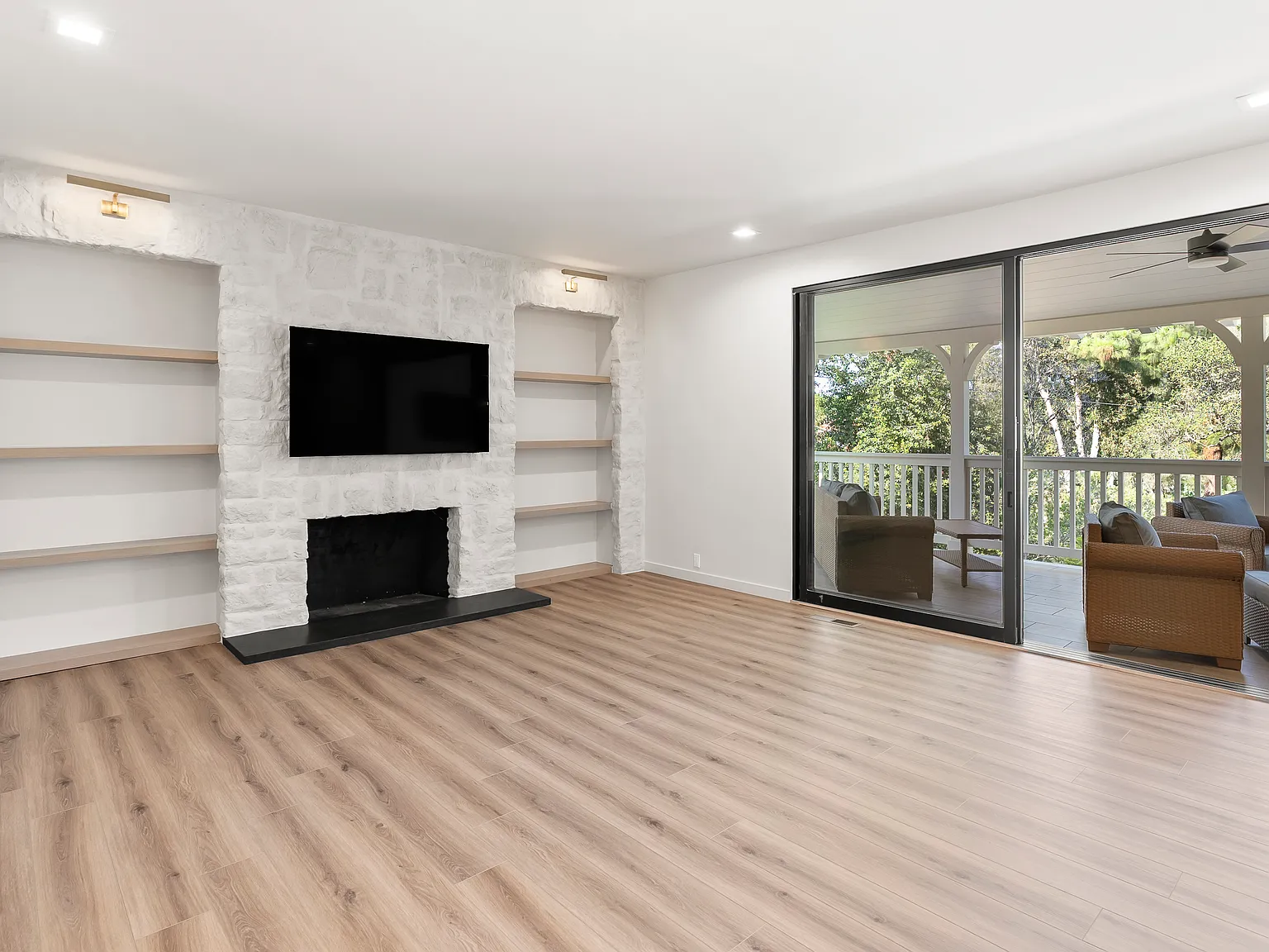 16735 La Gracia — Photo 4