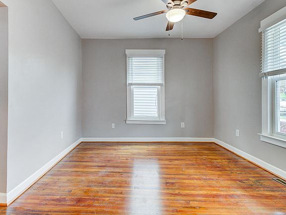 4th image of 709 Stewart Ave SE
