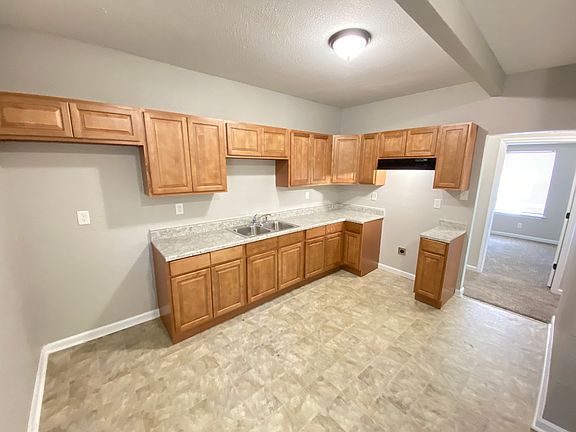 3rd image of 2693 Kimball Ave