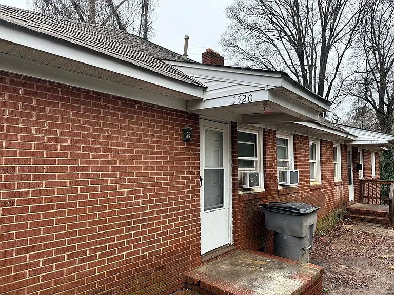 1520 Effingham Rd — Photo 6