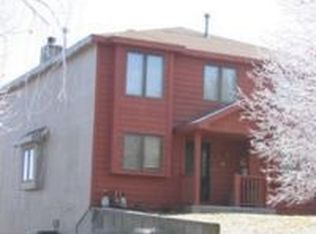 218 Glenview Dr, Lawrence, KS 66049