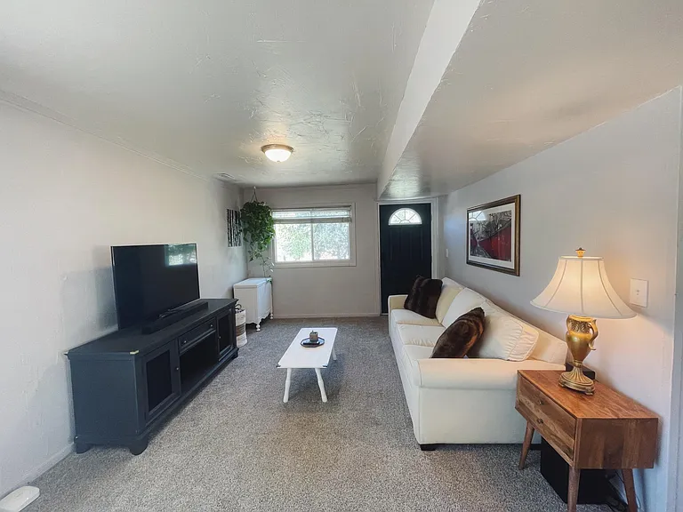 220 N Center St — Photo 2