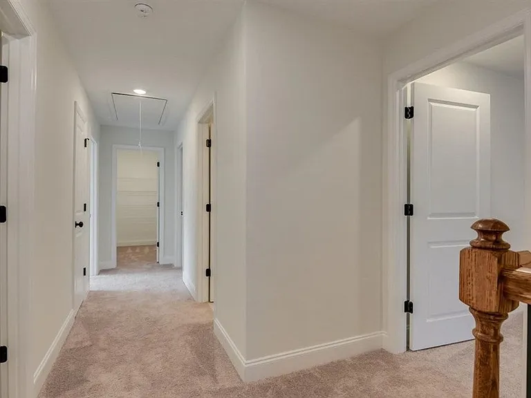 1011 Spotswood Cir — Photo 23