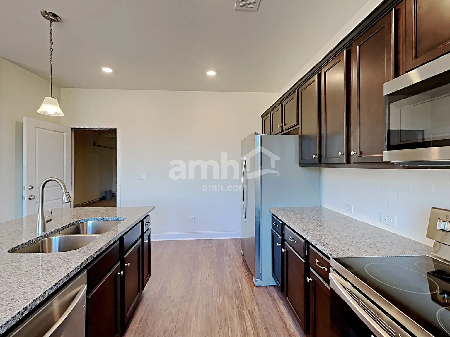 3 bed, 2.5 bath, 1895 sqft, $2,265 — Photo 4