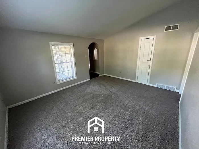 3435 Clearbrook St — Photo 3
