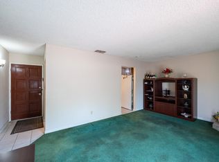 859 11th St, Sanger, CA 93657