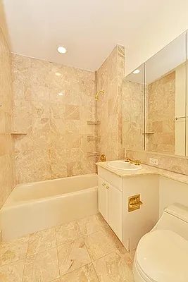 Rented by Sumitomo Real Estate Sales | media 12