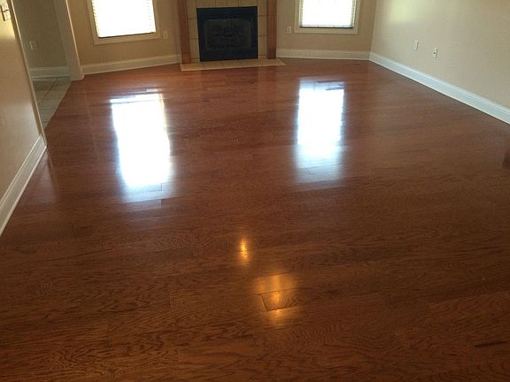3rd image of 111 Tuscany Ln