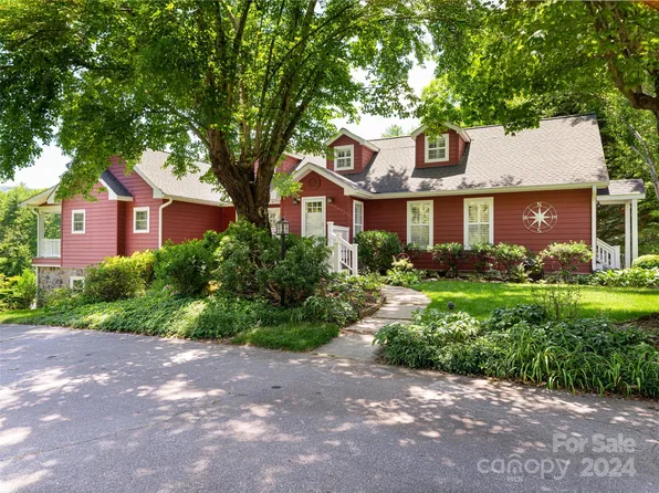 1809 Evans Rd, Hendersonville, NC 28739