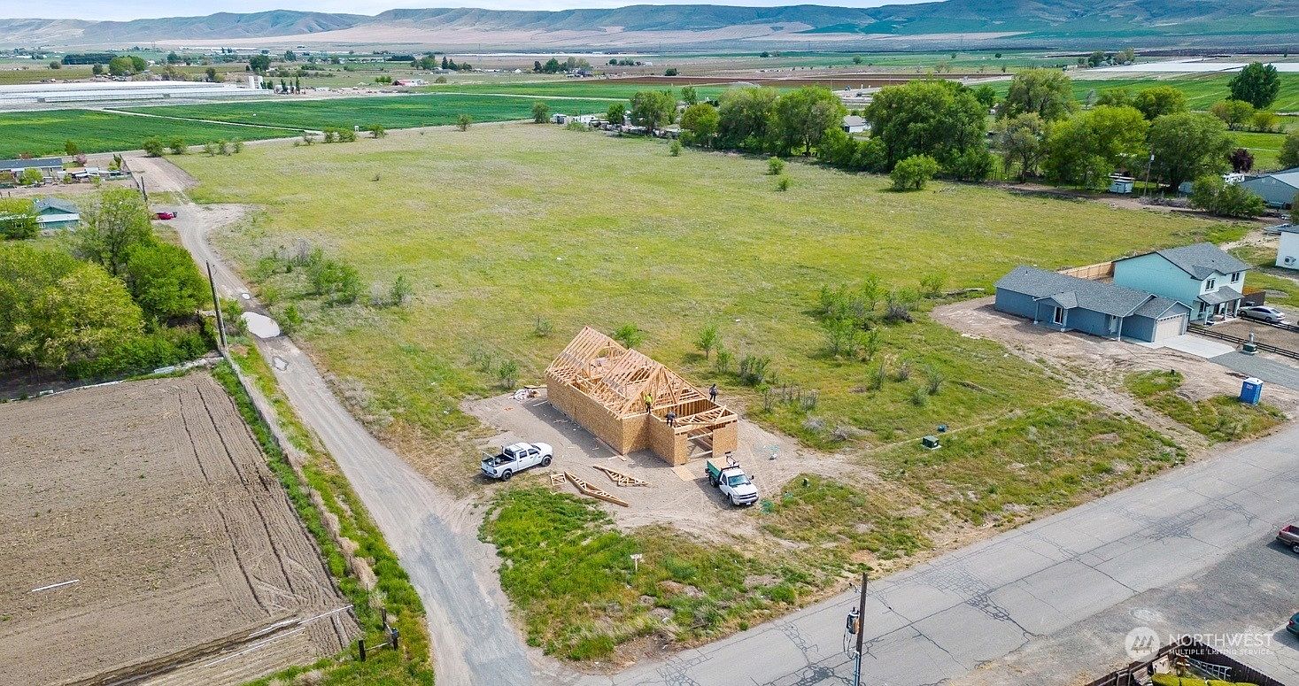 707 S 6th Street, Mabton, WA 98935 MLS NWM2067414 Zillow