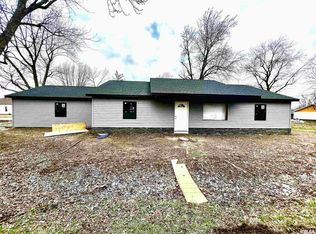 403 N Elm St, Sesser, IL 62884