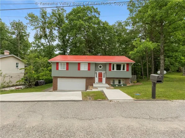 10 Barberry Ln, Clendenin, WV 25045