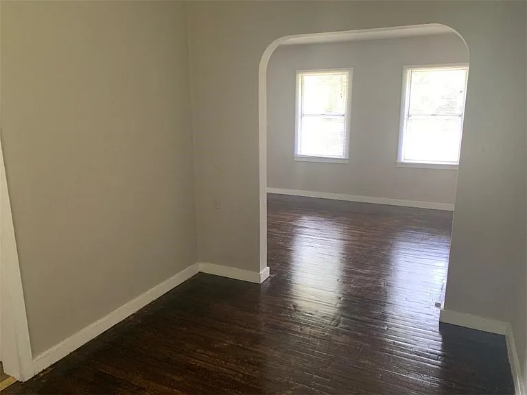 3173 Baronne St — Photo 3