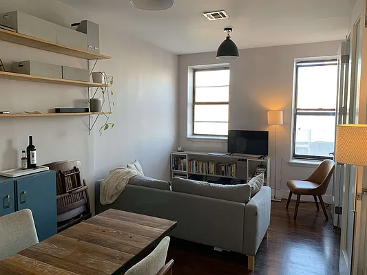 Rented by HFF Realty LLC | media 9