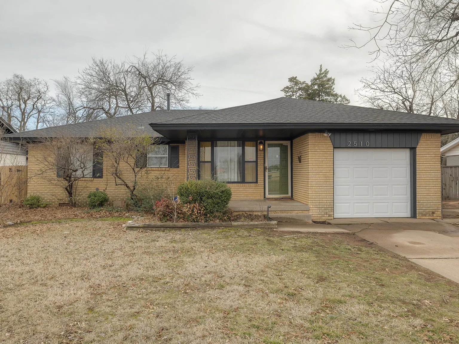 3 bed, 1165 sqft, $1,550 — Photo 1
